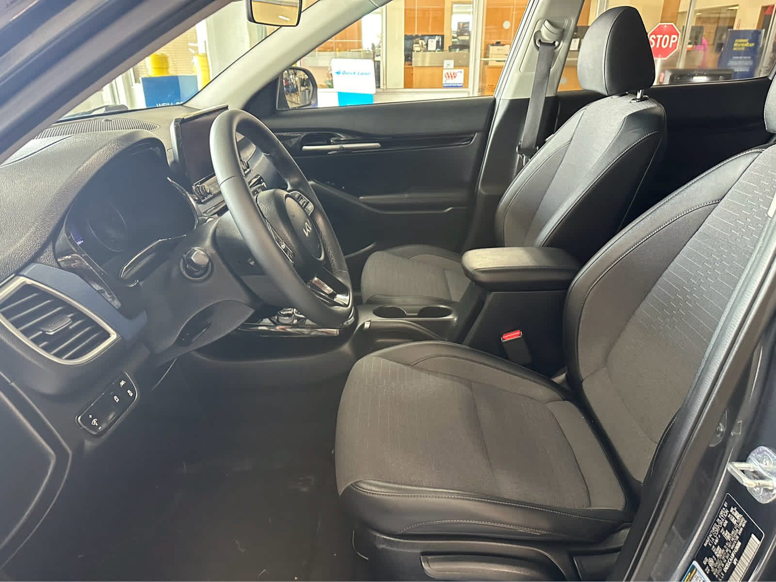Used 2023 Kia Seltos S w/ Navigation Package AWD/4WD image 21