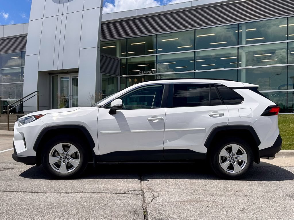 Used 2019 Toyota RAV4 XLE w/ Protection Package FWD image 3