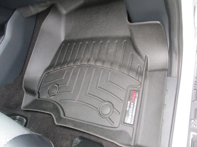 Certified 2022 Ford F150 Lightning Lariat AWD/4WD image 38