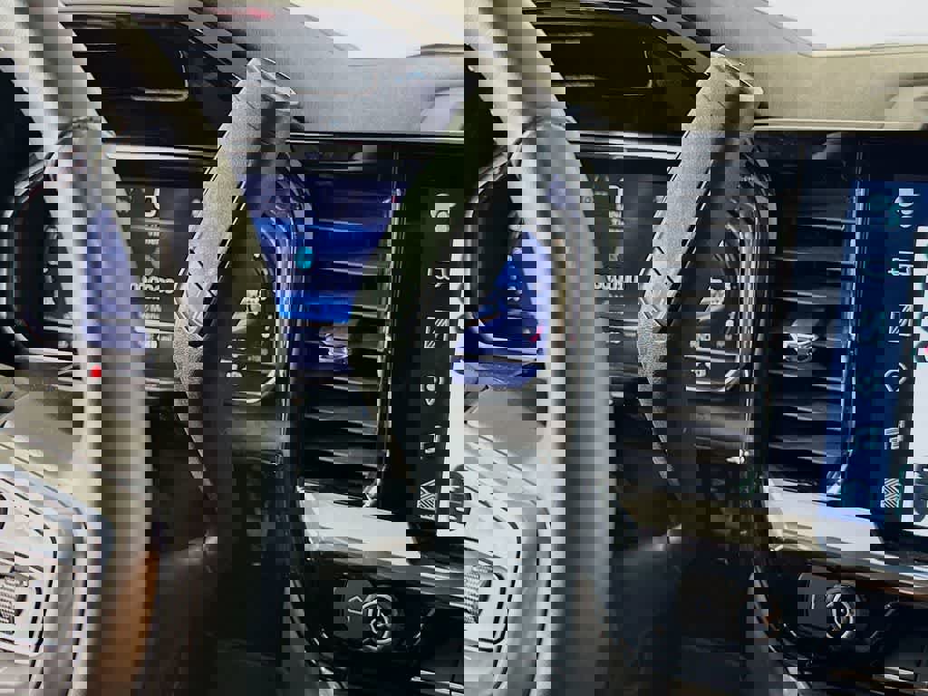 Used 2025 Chevrolet Silverado 1500 LT image 21