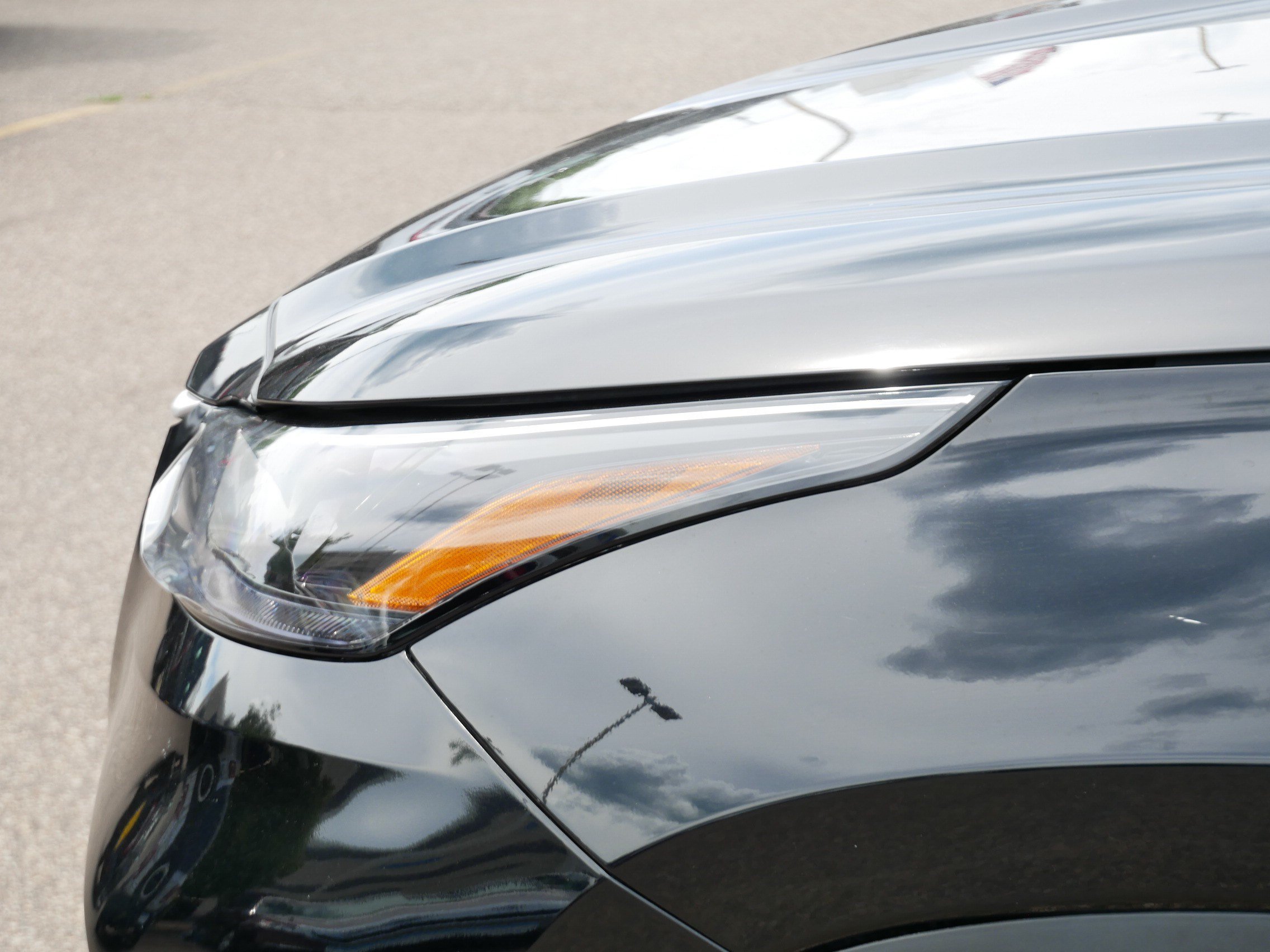 Used 2023 Toyota Highlander XLE AWD/4WD image 16