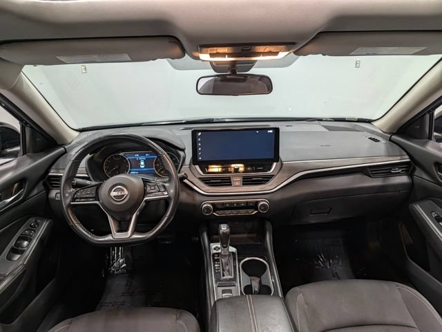 Used 2024 Nissan Altima 2.5 SV w/ SV Premium Package FWD image 31