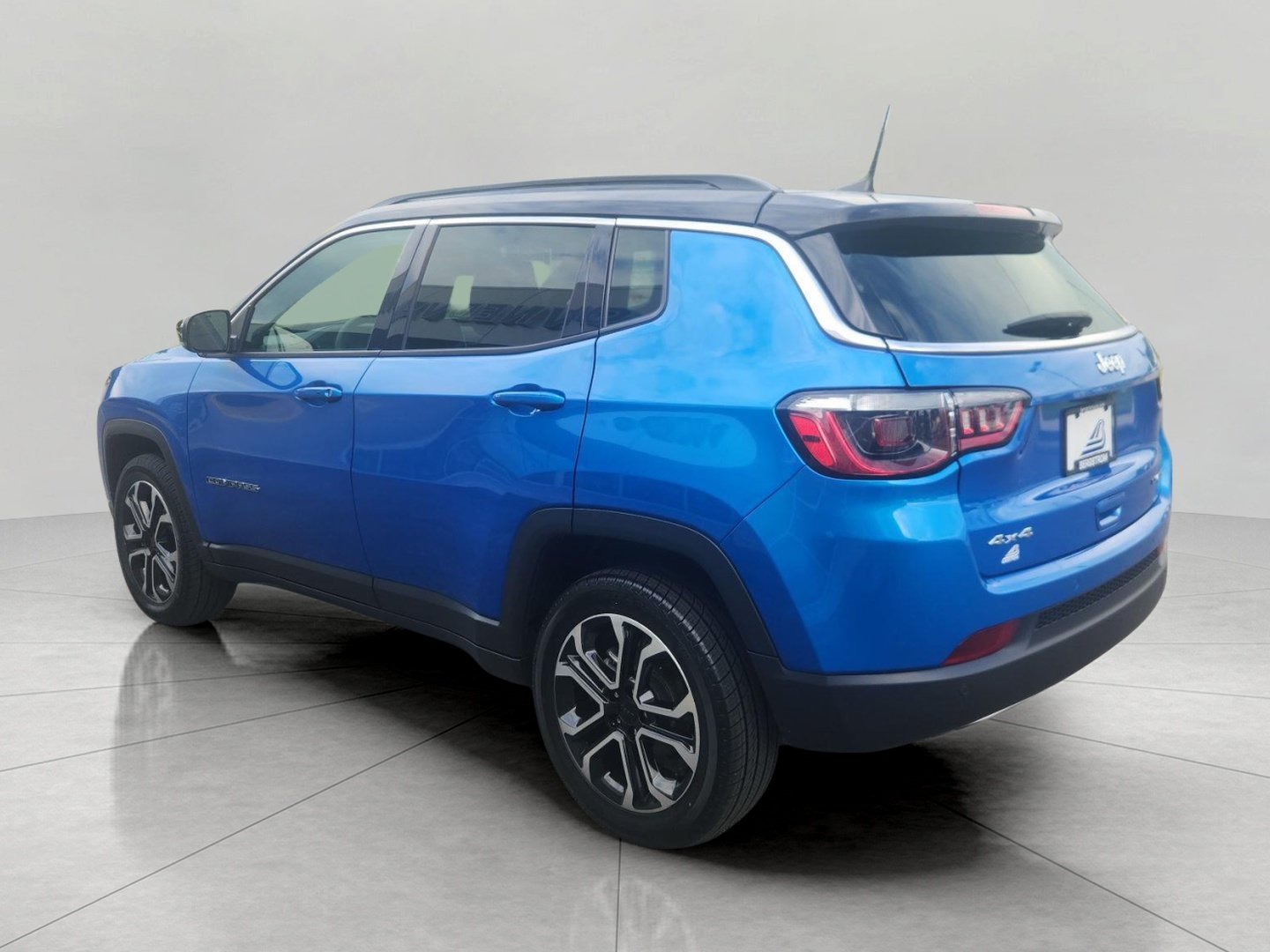 Used 2023 Jeep Compass Limited AWD/4WD image 11