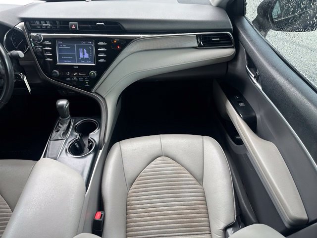 Used 2020 Toyota Camry SE FWD image 13