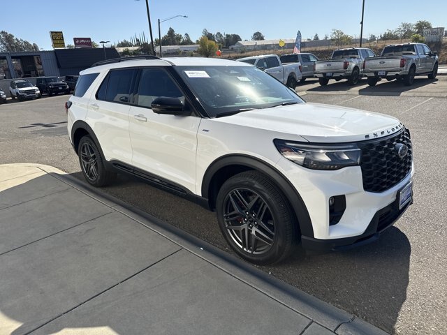 Certified 2025 Ford Explorer ST-Line w/ ST-Line Street Pack AWD/4WD image 15