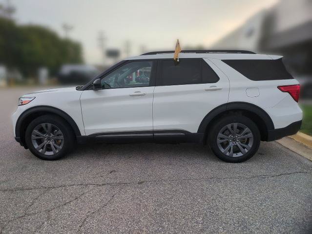 Certified 2023 Ford Explorer XLT w/ Equipment Group 202A AWD/4WD image 2