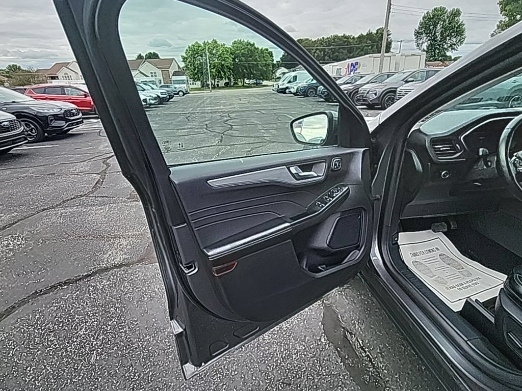 Certified 2024 Ford Escape Platinum AWD/4WD image 23