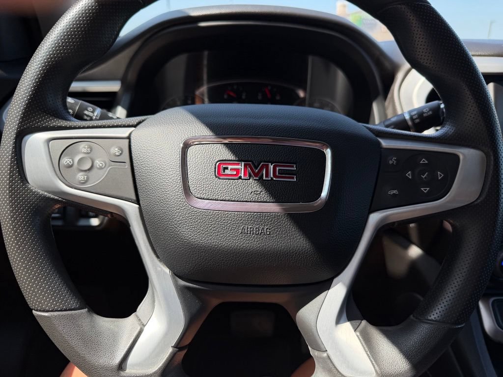 Used 2023 GMC Acadia SLE FWD image 26
