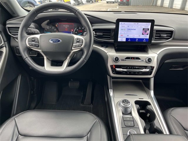 Certified 2022 Ford Explorer XLT w/ Equipment Group 202A image 14