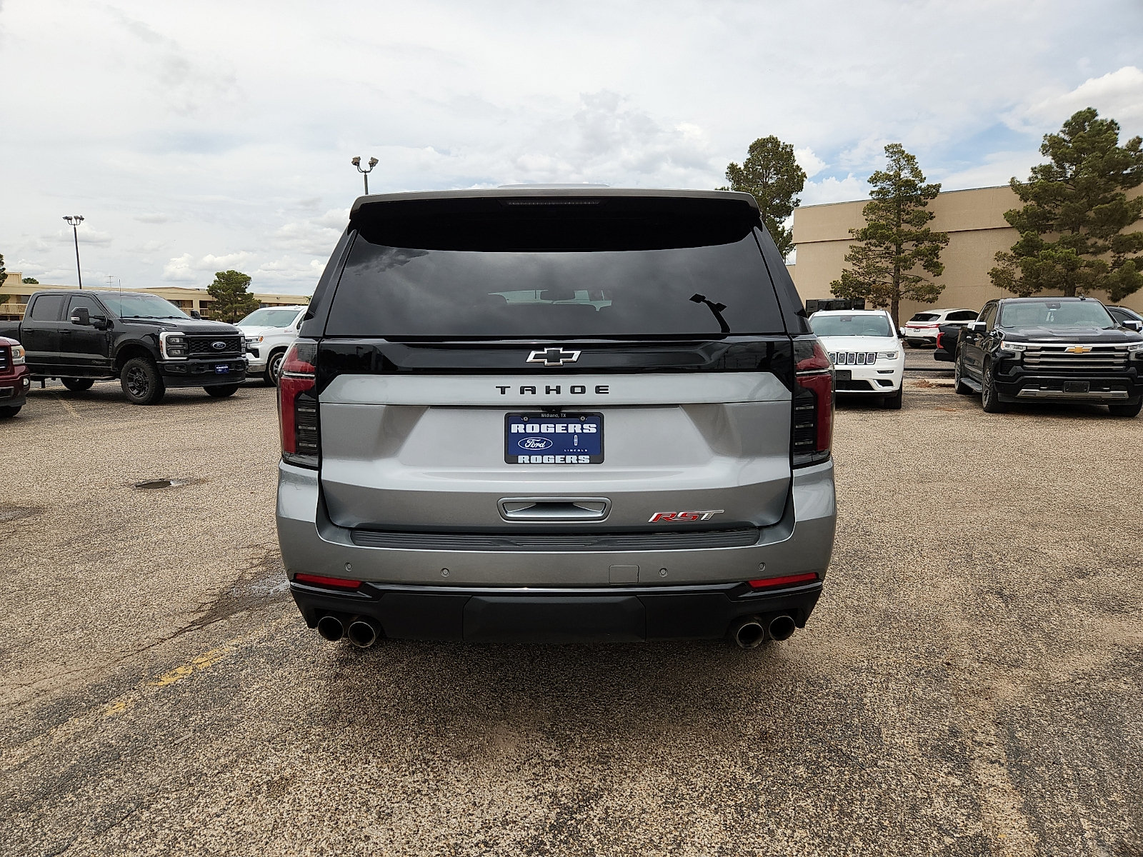 Used 2025 Chevrolet Tahoe RST AWD/4WD image 6