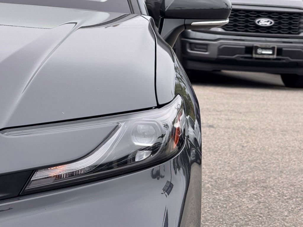 Used 2025 Toyota Camry LE FWD image 8