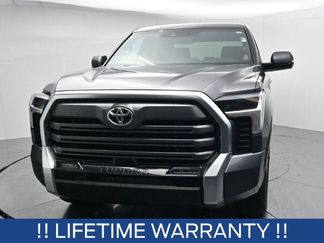 Used 2025 Toyota Tundra Limited AWD/4WD image 3