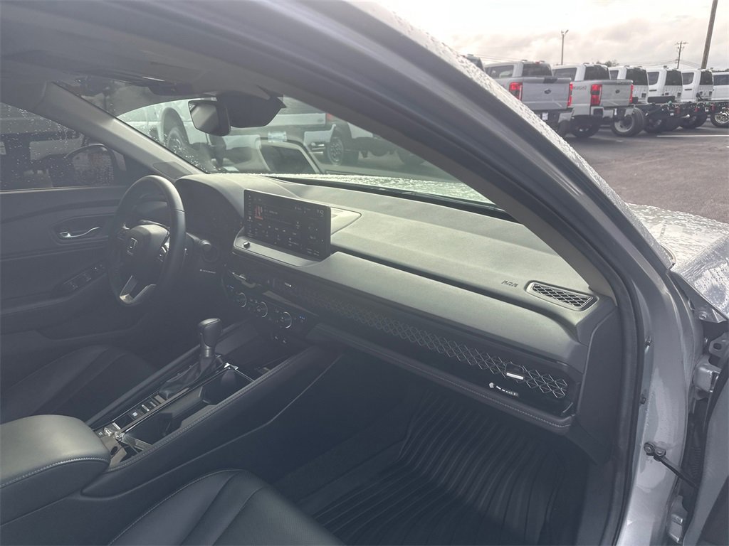 Used 2024 Honda Accord Touring image 11