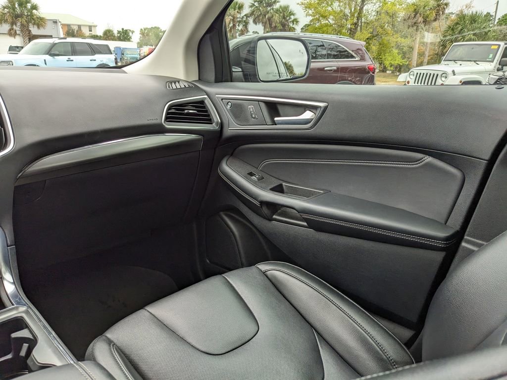Certified 2022 Ford Edge Titanium w/ Equipment Group 301A image 19