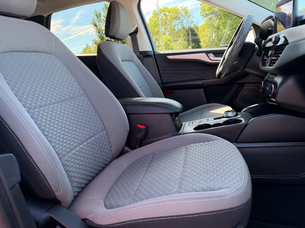 Certified 2021 Ford Escape SE FWD image 18