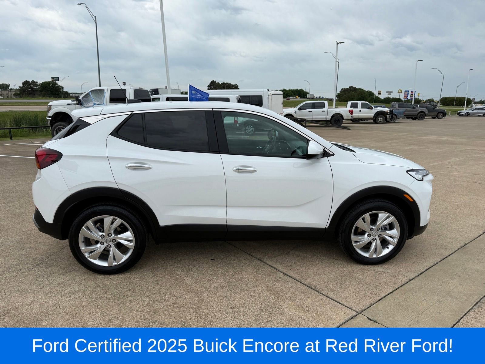 Used 2025 Buick Encore GX Preferred FWD image 4