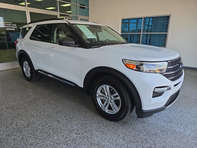 Certified 2024 Ford Explorer XLT w/ Equipment Group 202A image 4