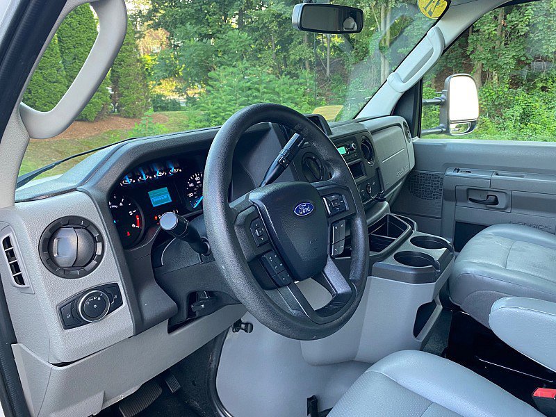 Certified 2021 Ford E-450 and Econoline 450 Super Duty w/ Power Windows & Locks Group image 27