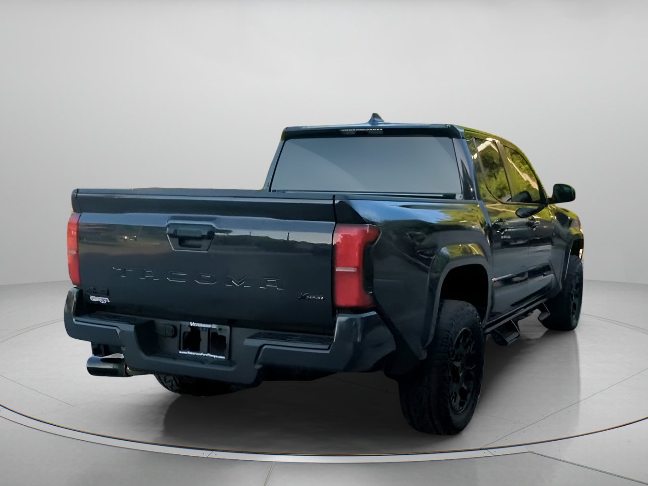 Used 2025 Toyota Tacoma SR5 AWD/4WD image 26