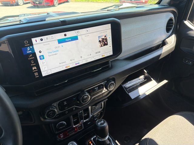 Used 2024 Jeep Wrangler Willys AWD/4WD image 42