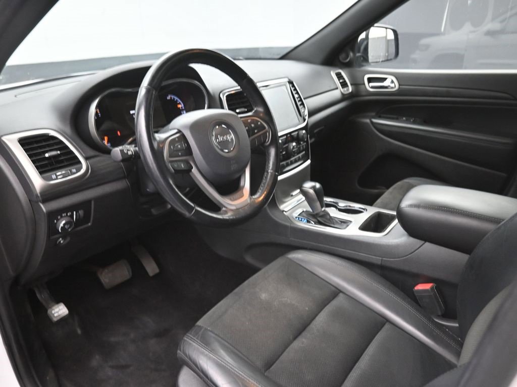 Used 2020 Jeep Grand Cherokee Altitude image 23
