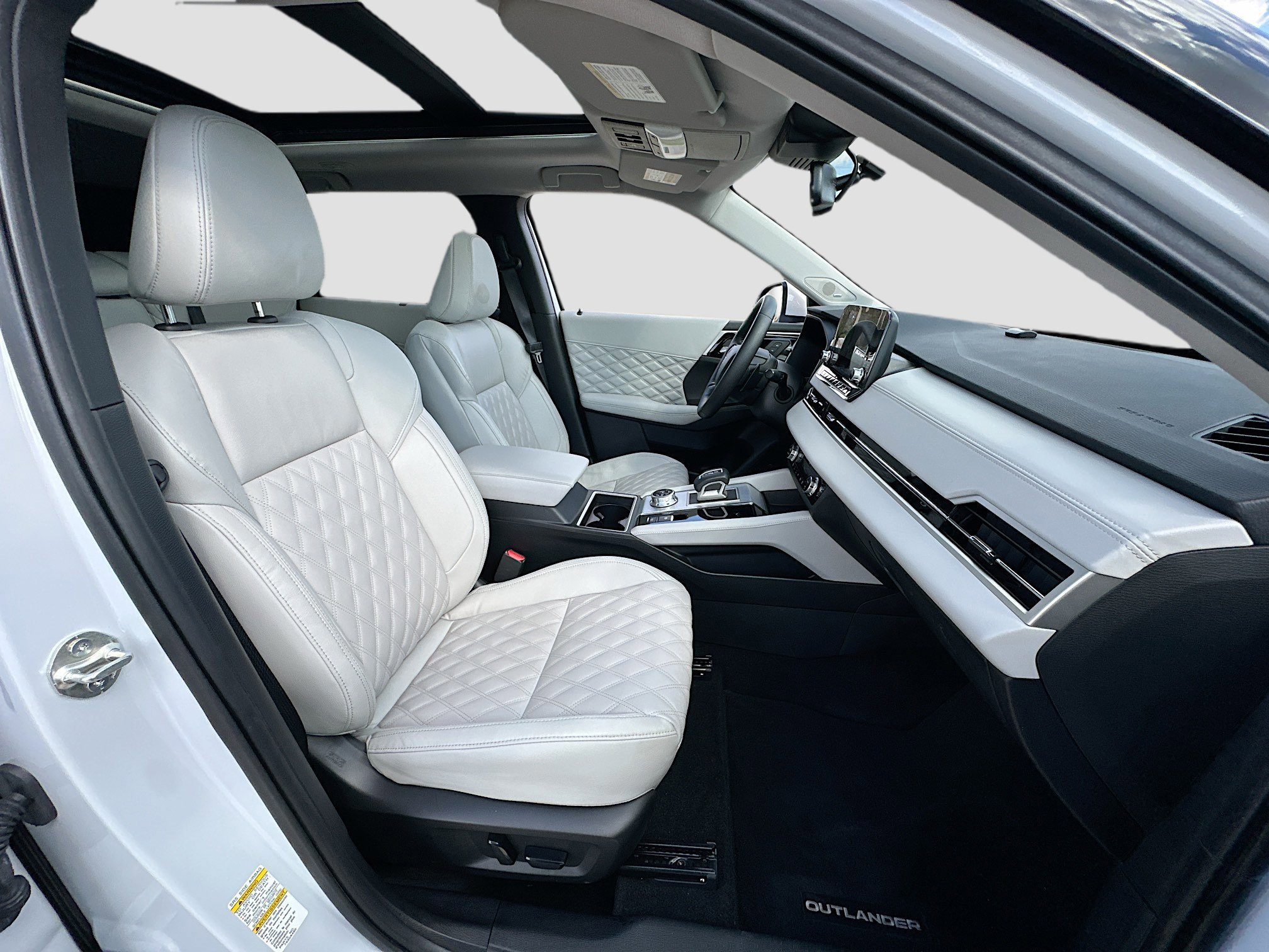 Used 2024 Mitsubishi Outlander SEL Black Edition image 30