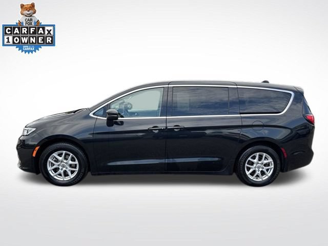 Used 2023 Chrysler Pacifica Touring-L FWD image 5