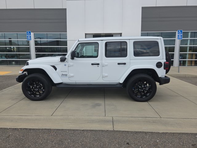 Used 2023 Jeep Wrangler Unlimited Sahara w/ Cold Weather Group AWD/4WD image 2