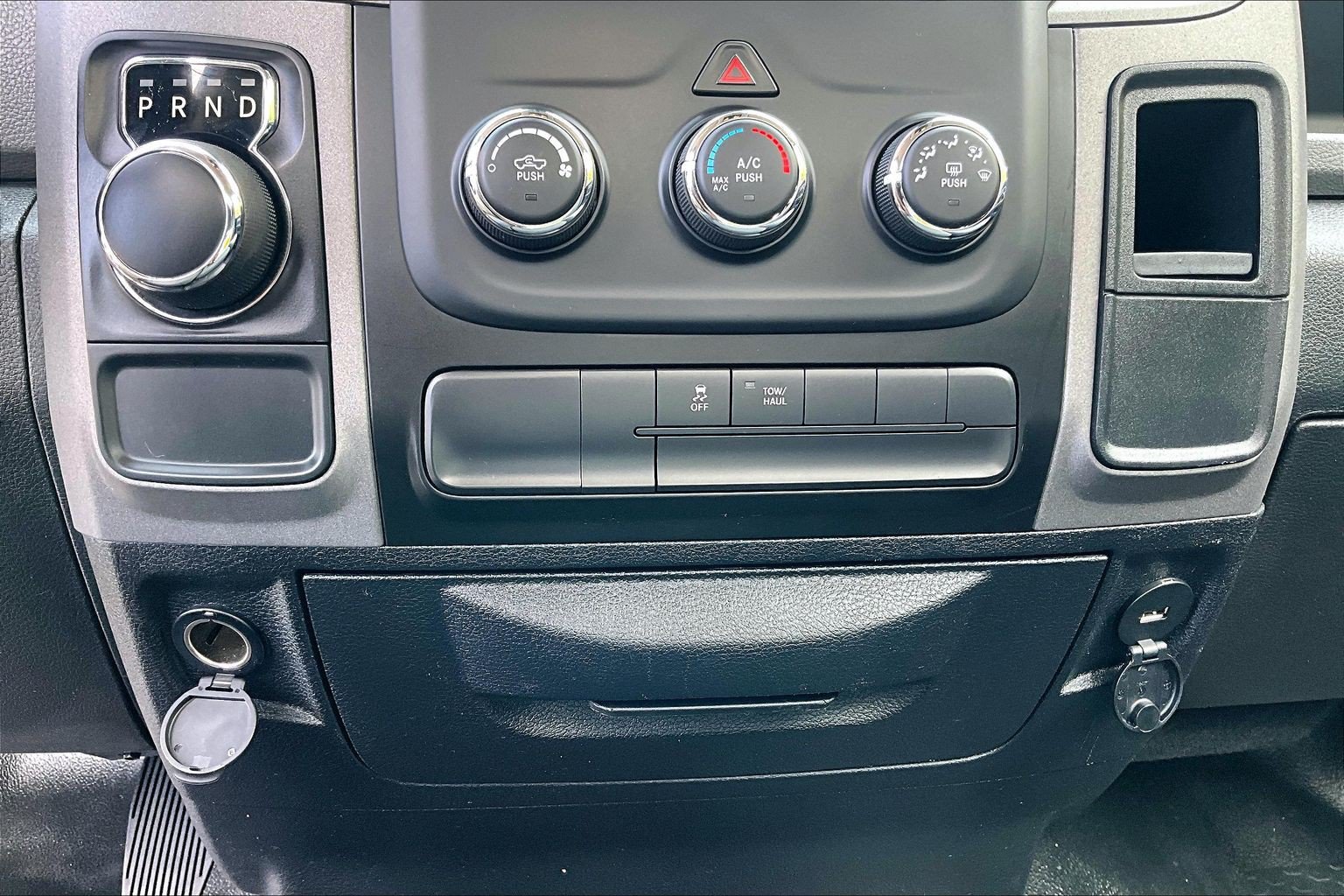 Used 2018 RAM 1500 Express RWD image 27