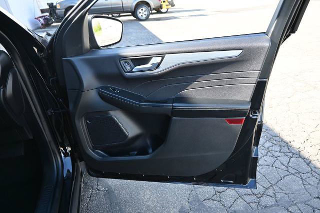 Certified 2024 Ford Escape Platinum AWD/4WD image 23