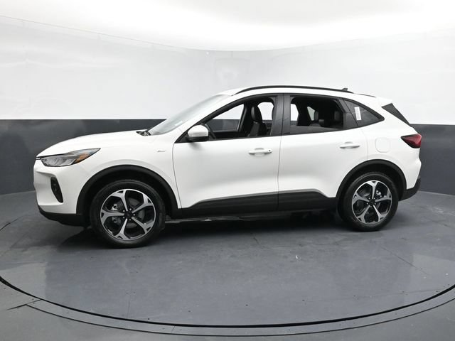 Certified 2025 Ford Escape ST-Line Select AWD/4WD image 4
