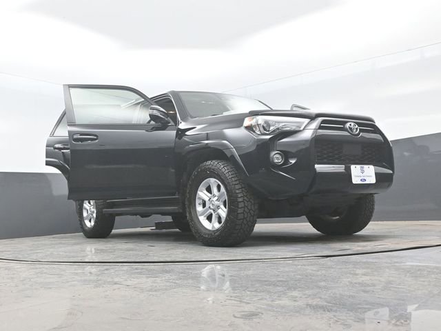 Used 2021 Toyota 4Runner SR5 Premium w/ Moonroof Package AWD/4WD image 30