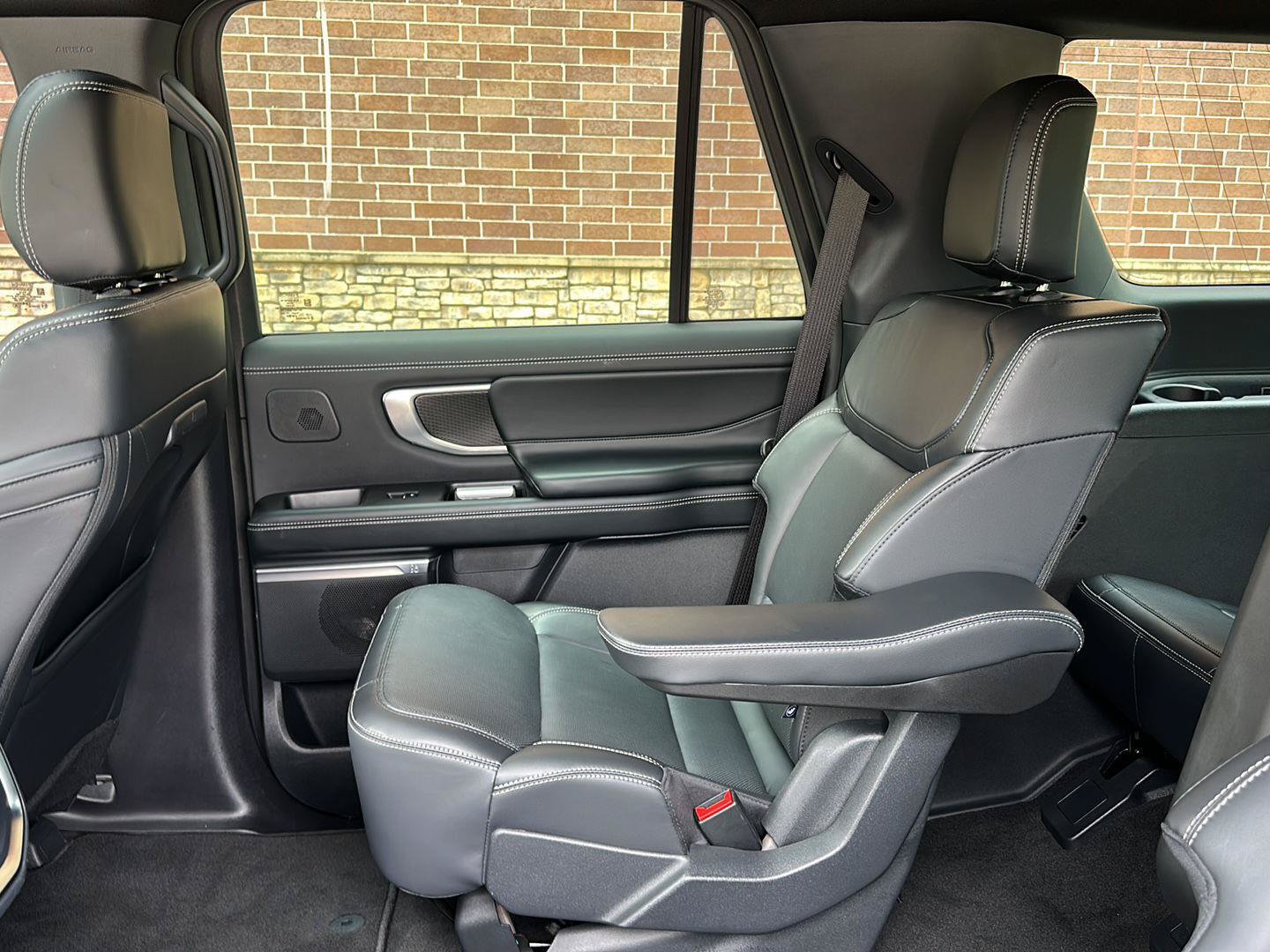 Certified 2025 Ford Expedition Platinum w/ Stealth Performance Package AWD/4WD image 26