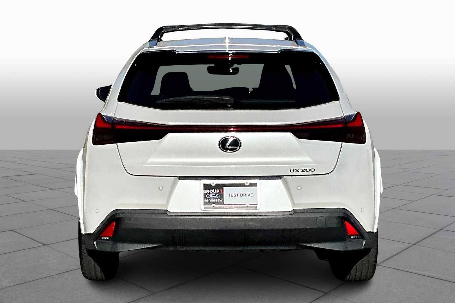 Used 2022 Lexus UX 200 w/ Premium Package image 3