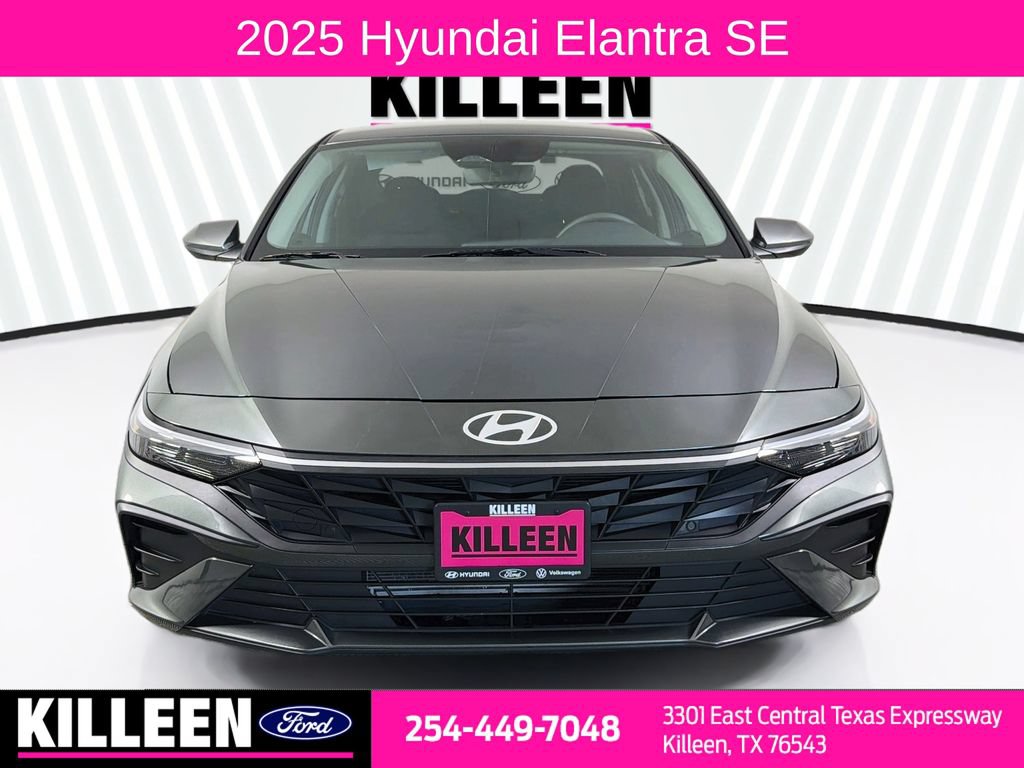 Used 2025 Hyundai Elantra SE FWD image 2