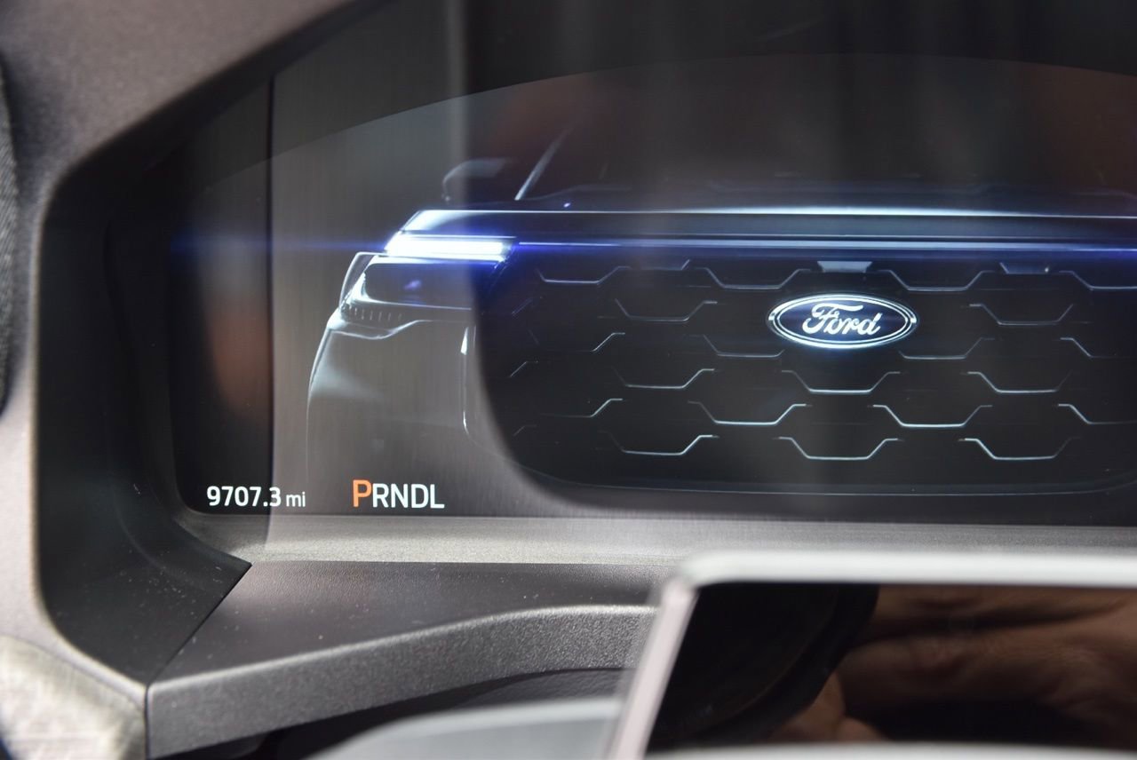 Certified 2025 Ford Explorer Platinum image 8