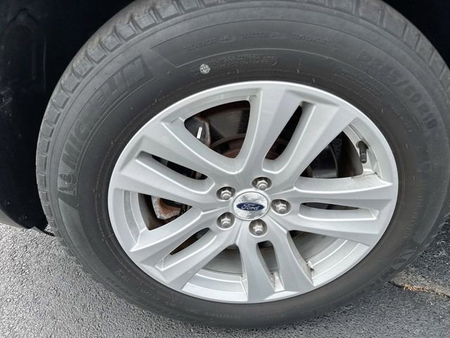 Certified 2018 Ford Explorer XLT w/ Equipment Group 202A AWD/4WD image 13