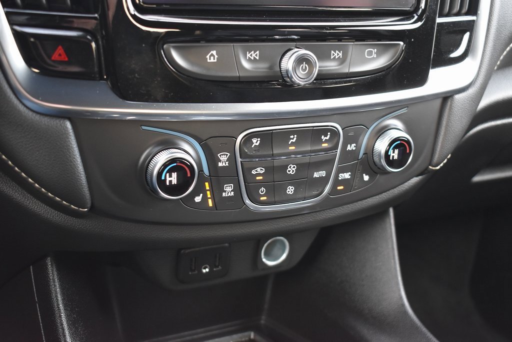 Used 2023 Chevrolet Traverse LT image 13