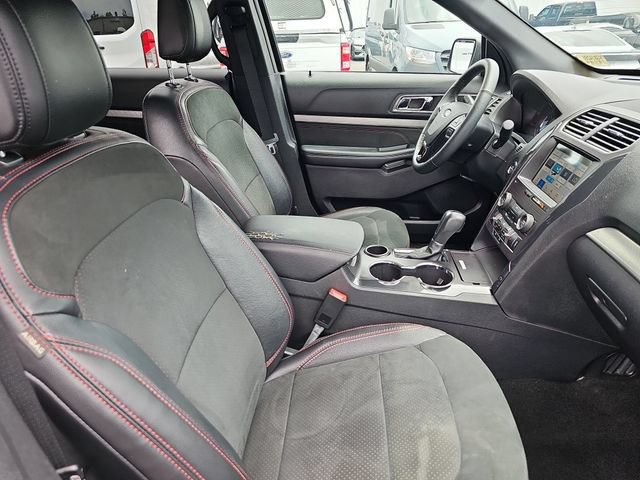 Certified 2019 Ford Explorer XLT w/ Equipment Group 202A FWD image 10