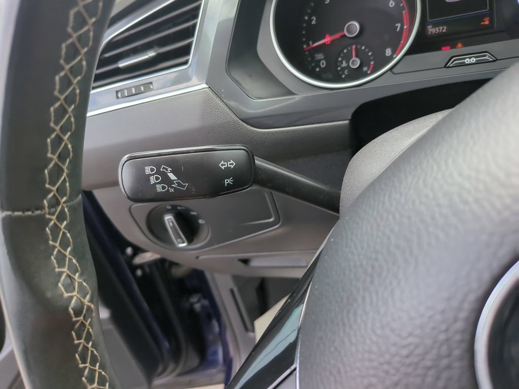 Used 2021 Volkswagen Tiguan SE FWD image 33
