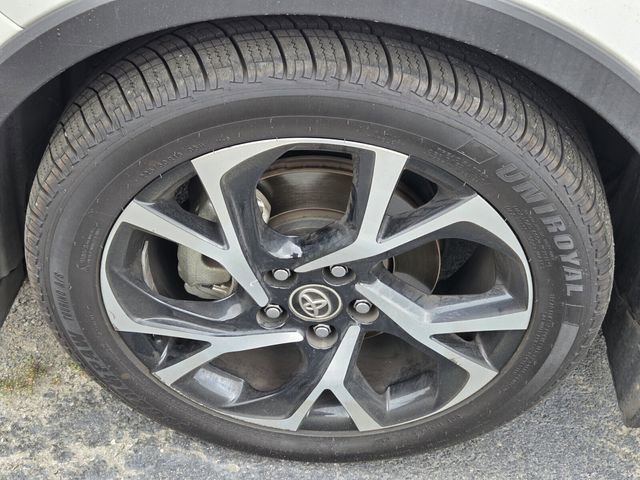 Used 2018 Toyota C-HR XLE image 10