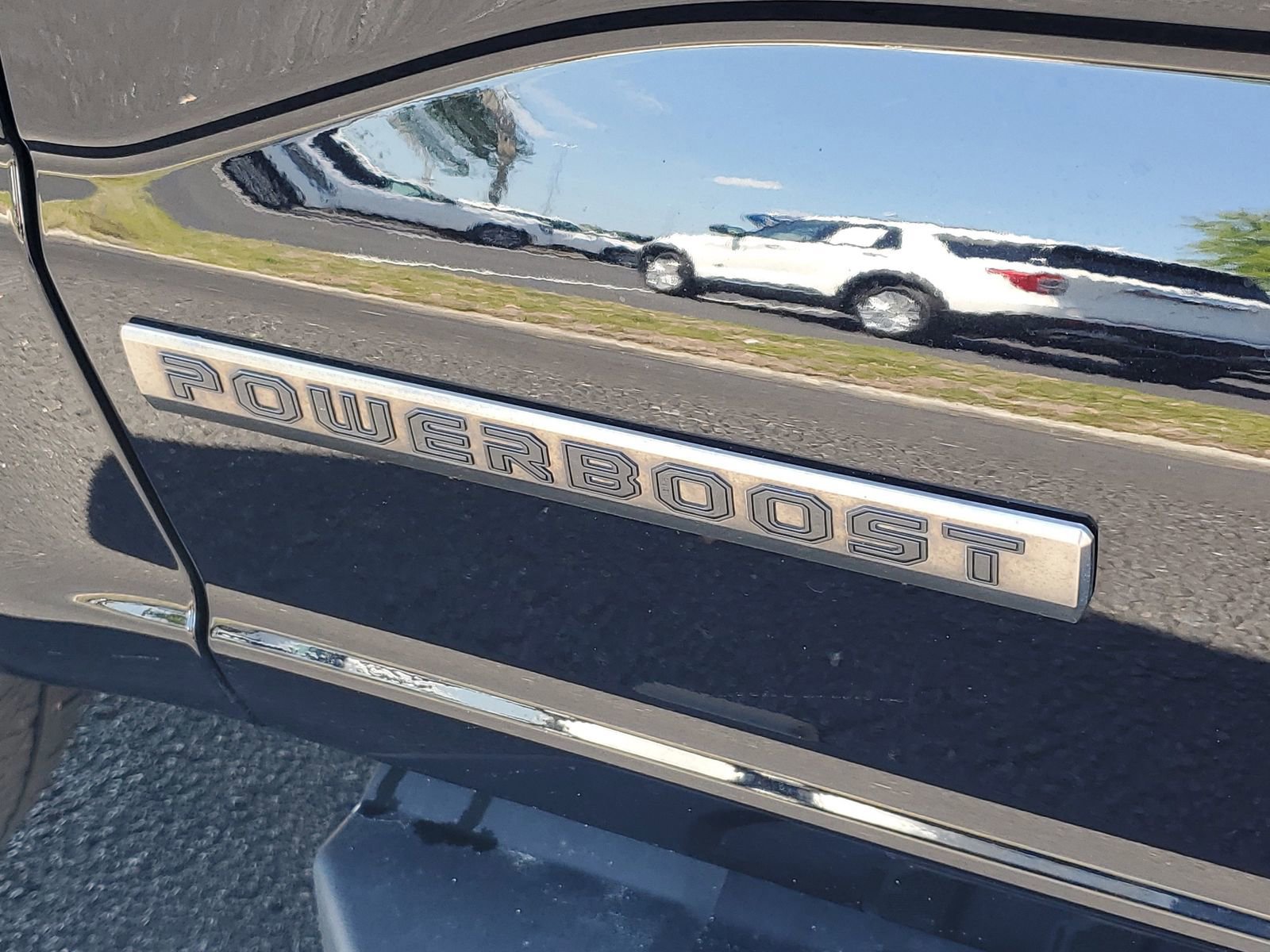 Certified 2025 Ford F150 Lariat w/ Equipment Group 501A Mid AWD/4WD image 7