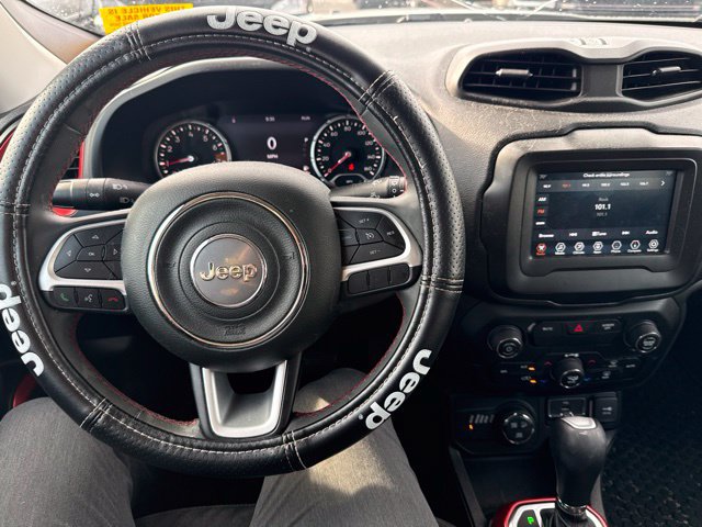 Used 2020 Jeep Renegade Trailhawk w/ Popular Equipment Group AWD/4WD image 9