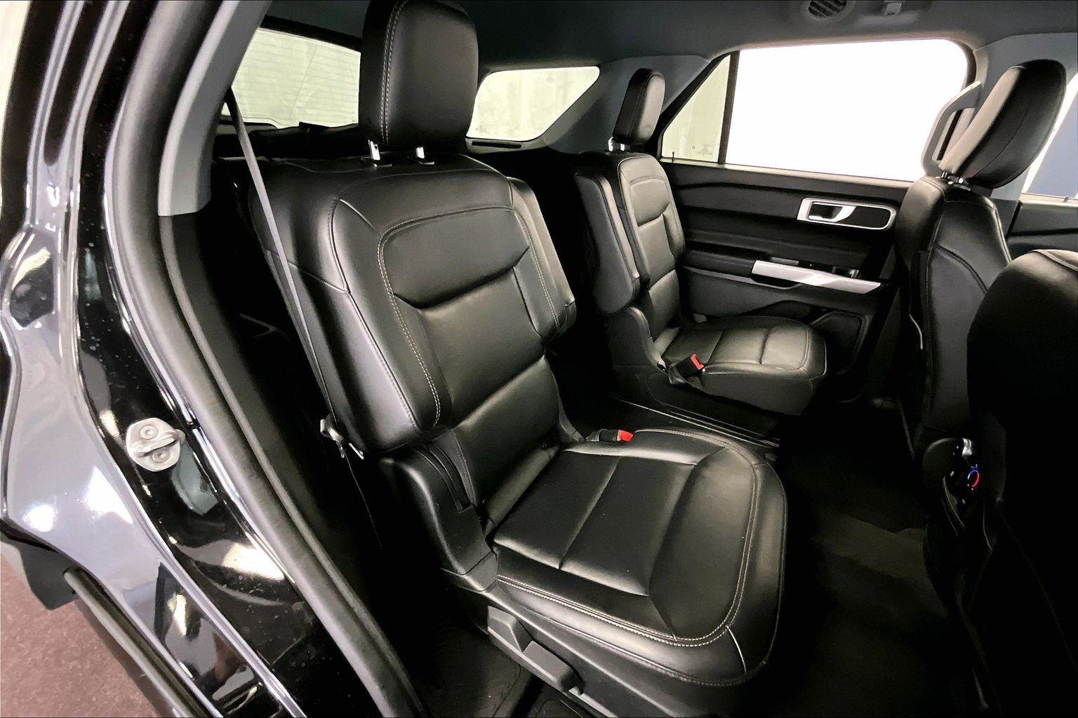 Certified 2022 Ford Explorer XLT w/ Equipment Group 202A image 26