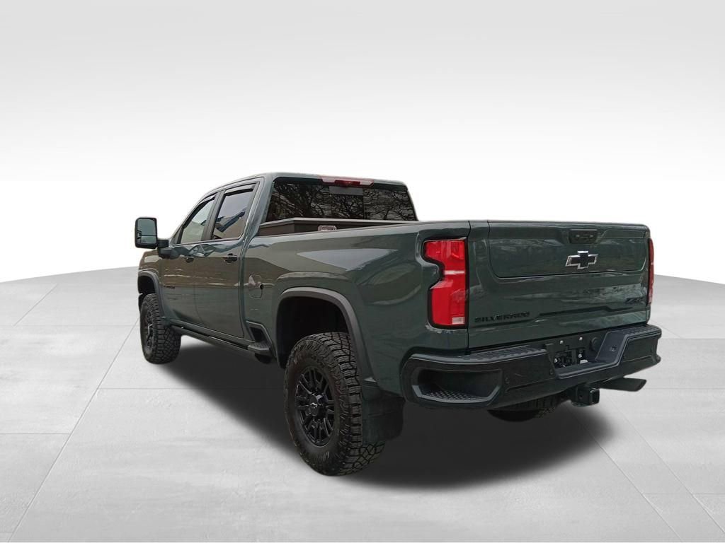 Used 2025 Chevrolet Silverado 2500 ZR2 w/ Technology Package image 3