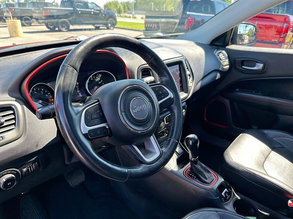 Used 2018 Jeep Compass Trailhawk w/ Leather Interior Group AWD/4WD image 10