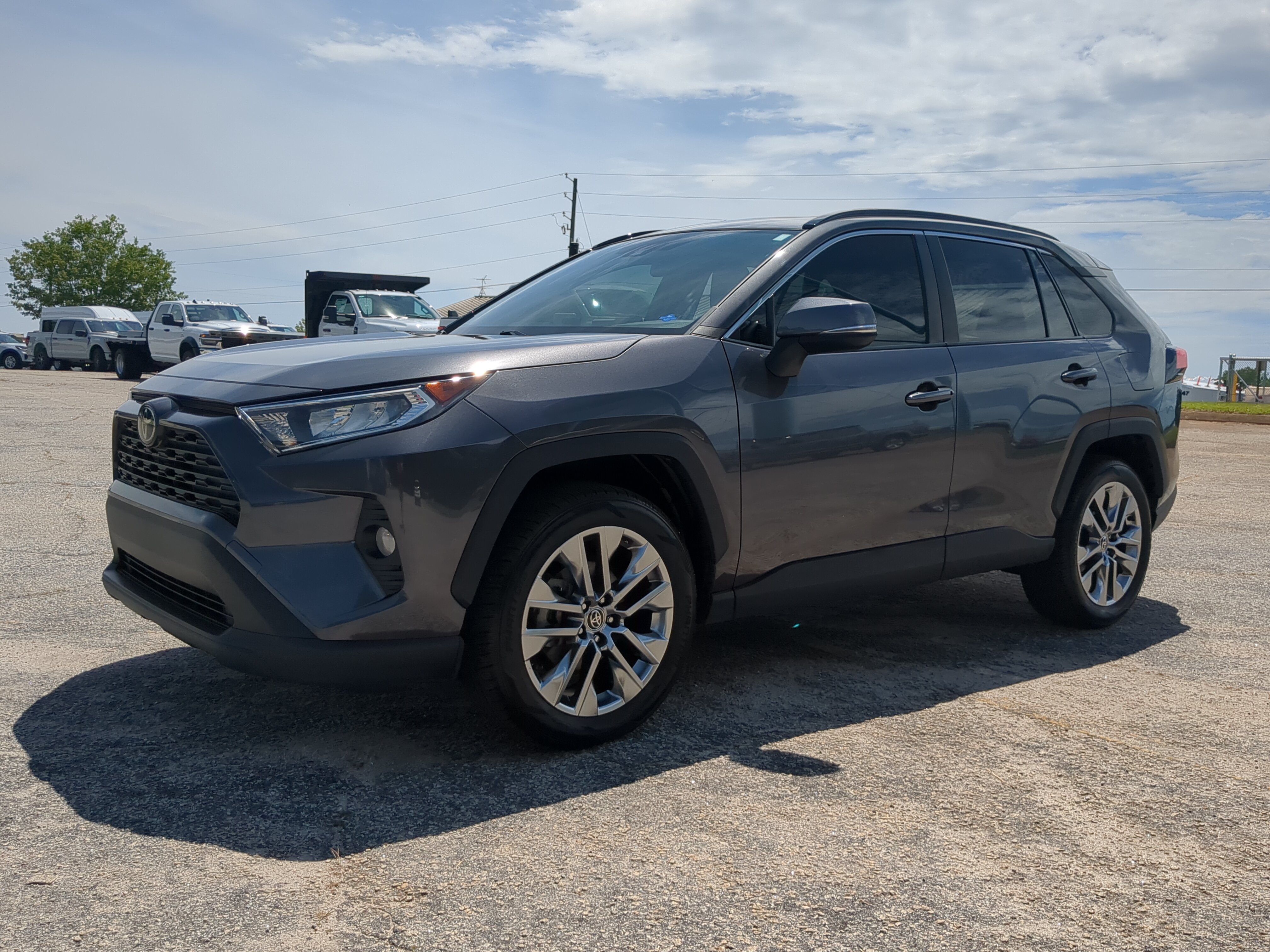 Used 2020 Toyota RAV4 XLE Premium FWD image 6