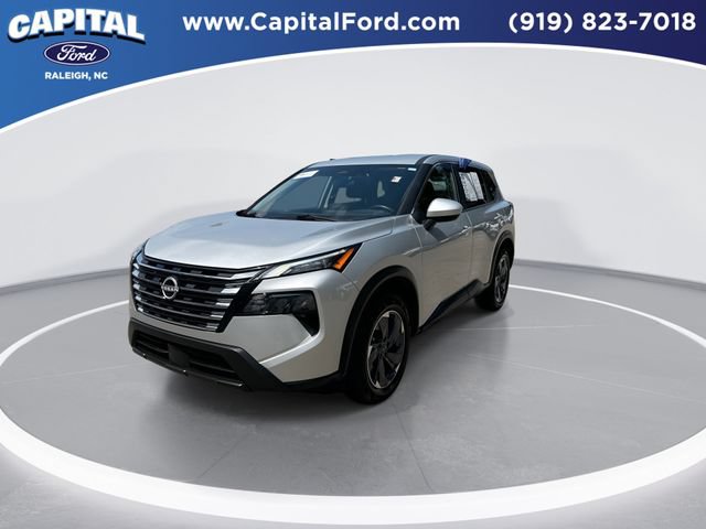 Used 2025 Nissan Rogue SV FWD image 4