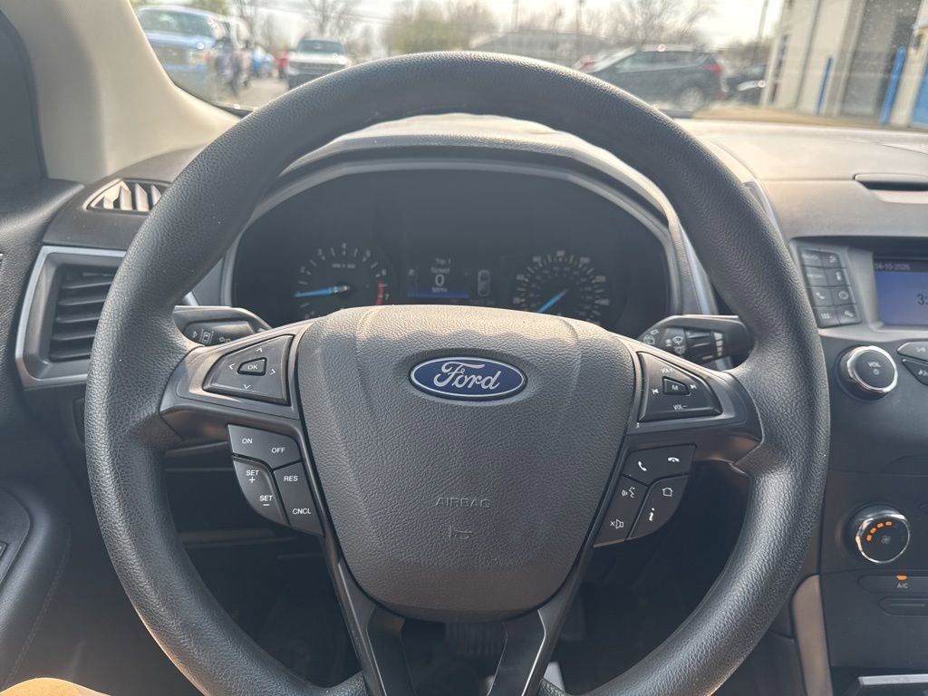 Certified 2019 Ford Edge SE FWD image 17