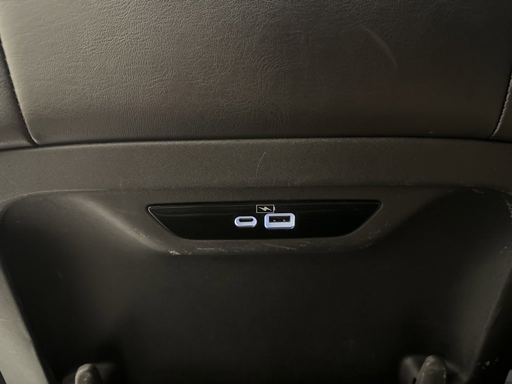 Used 2023 Chrysler Pacifica Touring-L image 22